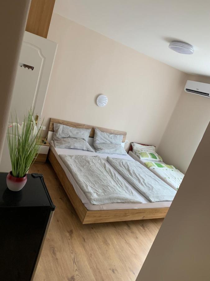 Zsuzsa Apartman Hajdúszoboszló Eksteriør billede