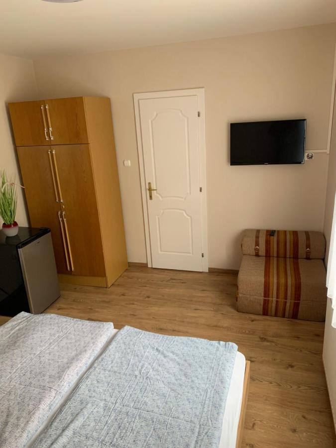 Zsuzsa Apartman Hajdúszoboszló Eksteriør billede