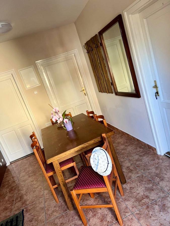 Zsuzsa Apartman Hajdúszoboszló Eksteriør billede