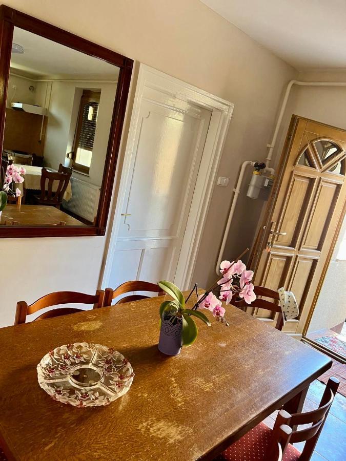 Zsuzsa Apartman Hajdúszoboszló Eksteriør billede