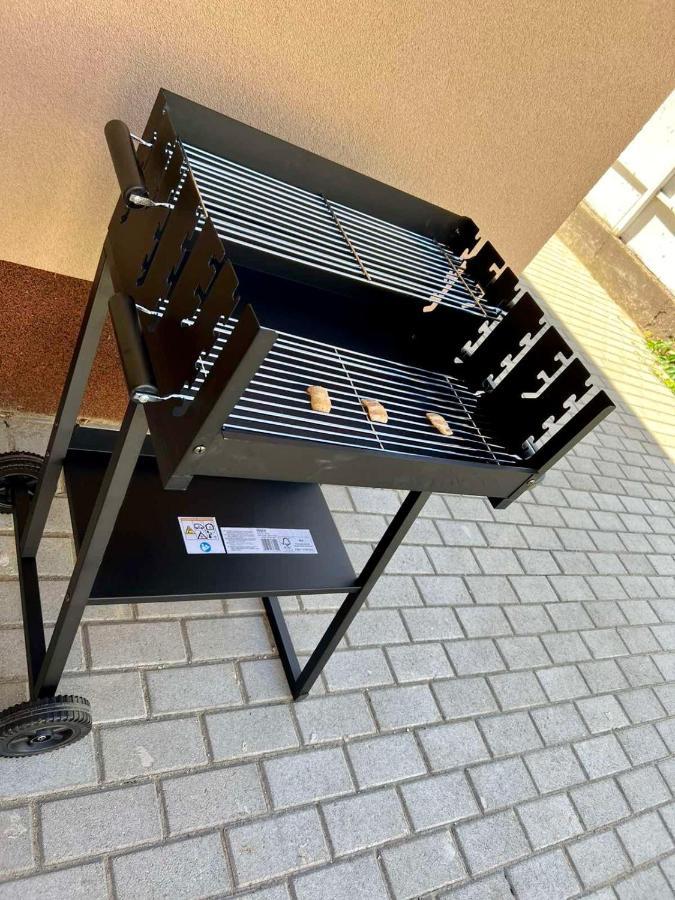Zsuzsa Apartman Hajdúszoboszló Eksteriør billede